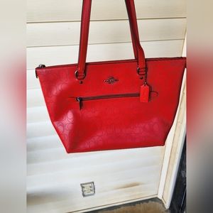 Coach Gallery Tote Miami red